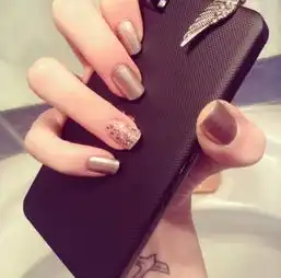 灰色美甲系列拉近你我距离