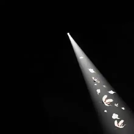 朋友圈背景一束光照亮头像用光控制大脑,心理学上真的存在哦