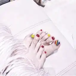 治愈系彩虹美甲,少女心爆棚