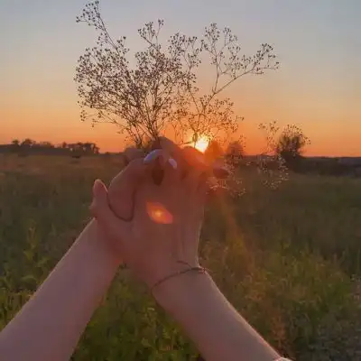 情侣图片手牵手