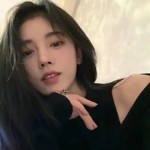 漂亮女头像多出去走走,别被琐事束缚