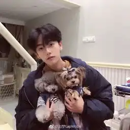 杨幂公司从哪淘的网红酷似李钟硕边伯贤结合体,居然是女孩子