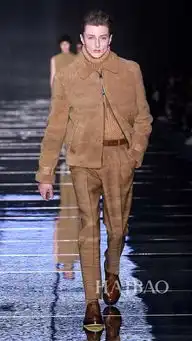 精准剪裁与休闲态度无缝融合boss2019秋冬男女装高级成衣系列时装秀,海报带你亲临2019春夏纽约时装周