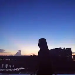 情侣头像背影控想保持新鲜感,5大技巧延长你的热恋期