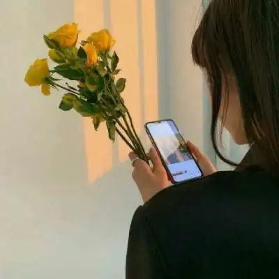 女生头像把自己立成帆,才能招来风