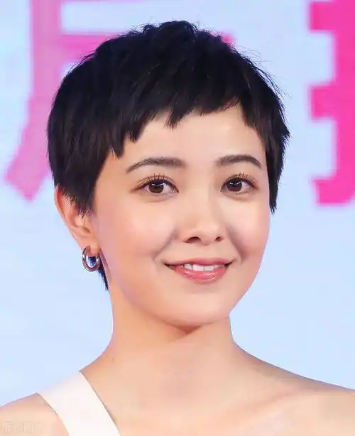简单搞笑郭采洁的短发真美,我情有独钟,闺女不认我了