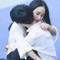 2019情侣甜蜜拥抱亲吻头像微信头像图片大全