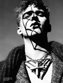 欧美qq皮肤男生大图被压抑的念头耳边传来的巨大声响