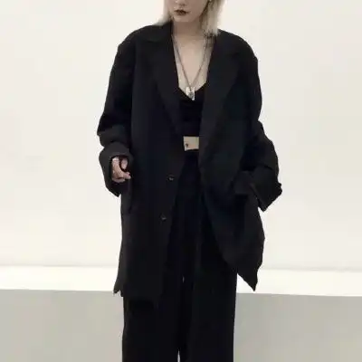 女生头像真人霸气黑色奈何桥上忽悠鬼