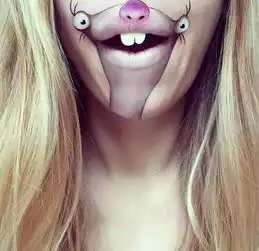 美女化妆师嘴唇作画太逼真人物跃然唇上