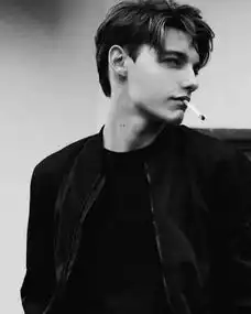 今年最流行的男生发型适合秋冬的欧美男模发型图集