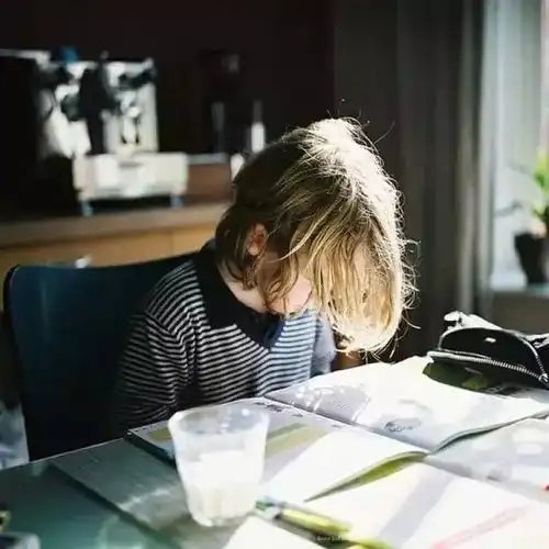 女生头像白色系简约动漫情侣头像