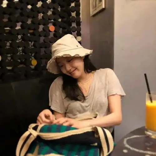 今年最火爆韩剧预定女主的穿搭我可以copy一百套