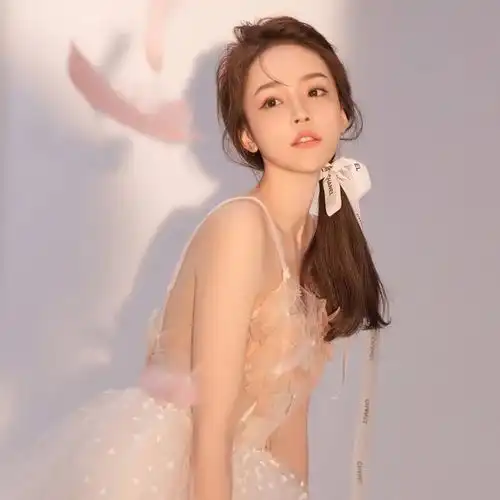 摩羯的弱点一般人看不出,因为隐藏得好啊不给一般人看啊所以就很压抑啊就非常郁闷啊