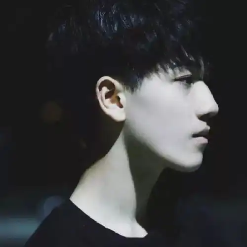 男生头像你站在桥上看风景,看风景人在楼上看你