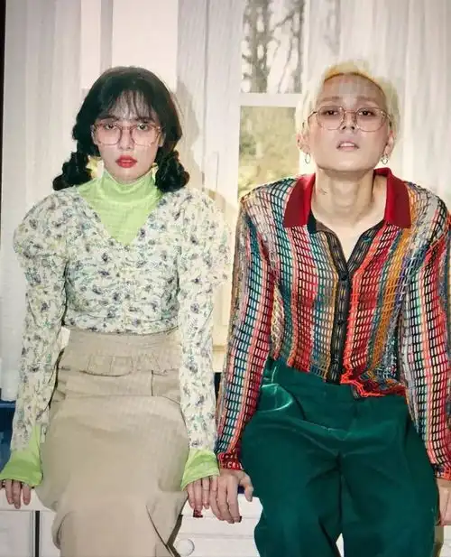 广告大片都开始秀恩爱了秋天情侣该穿什么出街