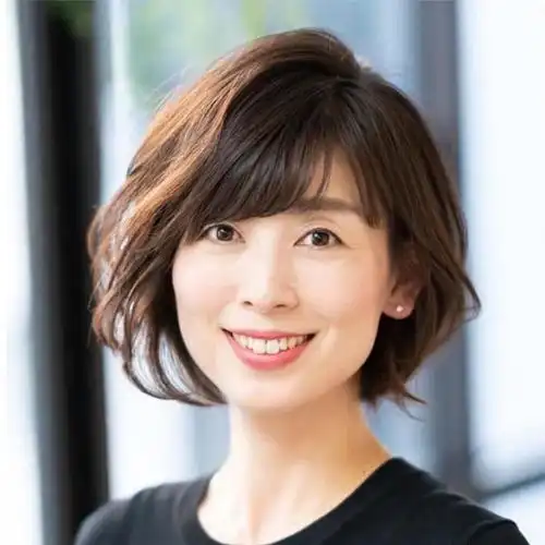 50岁女人的头发宜短不宜长,不信看这4款短发烫,洋气又减龄