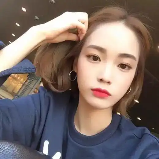 女生剪完短发染什么颜色更好看