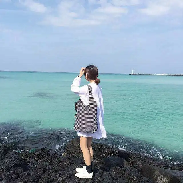 丧系小众头像面向大海真