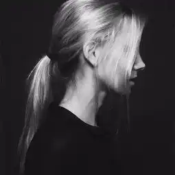 动漫女生头像黑色系霸气