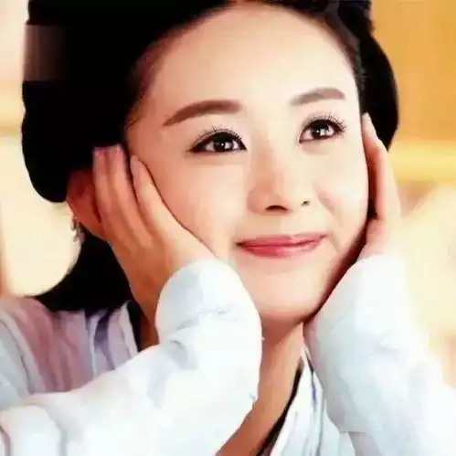 古装剧里女星双手托腮有多萌赵丽颖对镜头甜笑超可爱