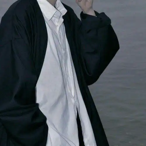 冷酷黑色系男生头像轻熟