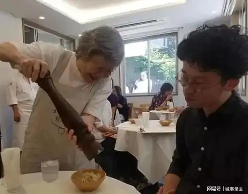 3个儿子在家啃老不工作,老两口只能出门打工,6年后回家一看懵了