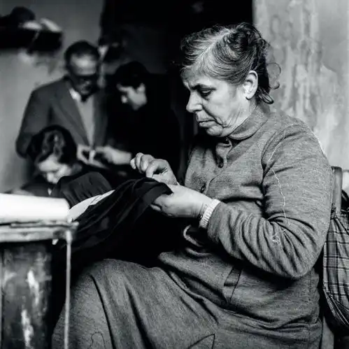 她被誉为英国的布列松,一生拍尽名人肖像人物