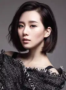 据说女生剪短发特别丑,所以还是别剪了