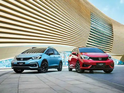 每到情人节就为礼物发愁看看这5辆车吧,保证她开心一整天