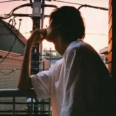 黑系头像男ins樟木巷