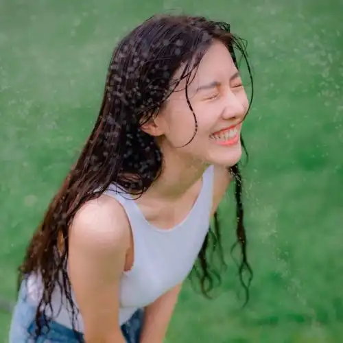 男人若给不了你这些东西,哪怕你爱得再深,也要趁早死心