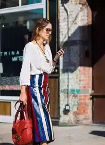 平胸即时髦,有些衣服只有平胸穿才显高级衬衫