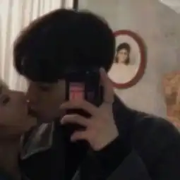 一对两张时尚魅力情头.不看路人qq情侣头像我要个性网