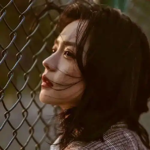 instanight头像壁纸这善变的世界幸好有你