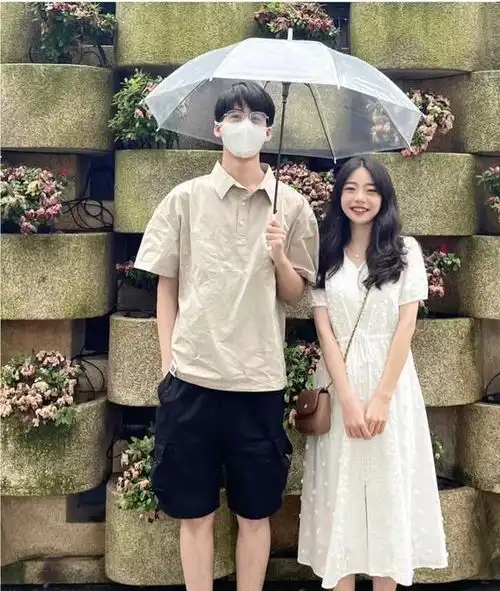 10套年轻男女们都喜欢的情侣穿搭好看的情侣装夏季