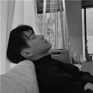 男生头像伤感孤独头像黑白失去了一切,失去了所有