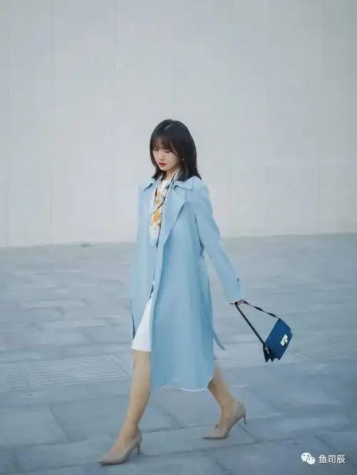 秋冬怎么穿才好看不如试一试粉红色西装外套,甜美又时尚