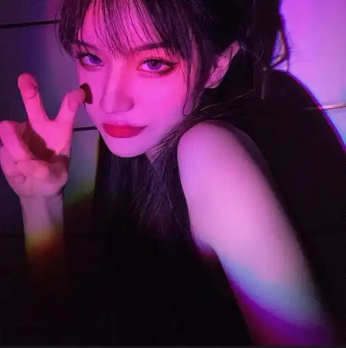 女生真人头像诡异病娇