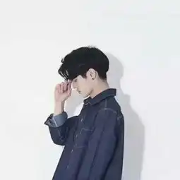 谁能帮我找出这个情侣头像的另一张图