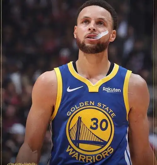 库里季后赛5大得分表演总决47分打服猛龙,加时17分创纪录