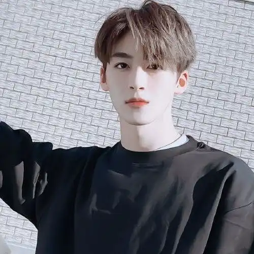 何洛洛无水印头像