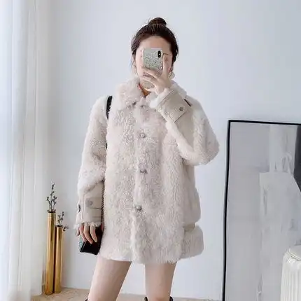 林允儿的甜系穿搭法get同款发型和大衣,秒变甜系女神蛋卷头羊羔毛网易订阅