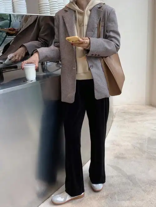 小西装连帽卫衣春天最时髦减龄的搭配