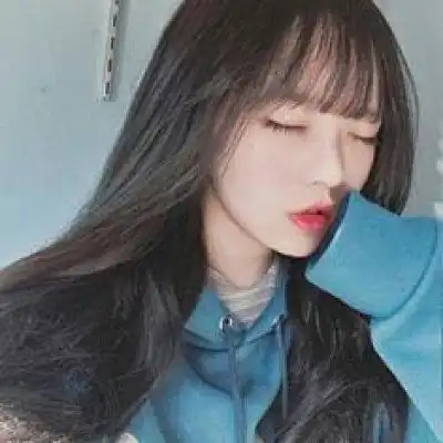 蓝色系头像女高清真人深蓝色系女生霸气头像