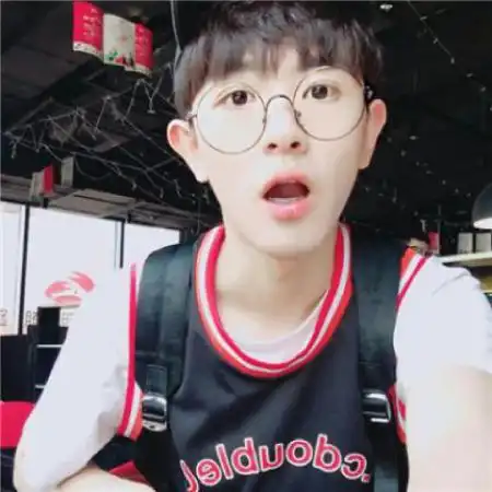 男生帅气的头像真人,颜值很高的帅气男生小清新的