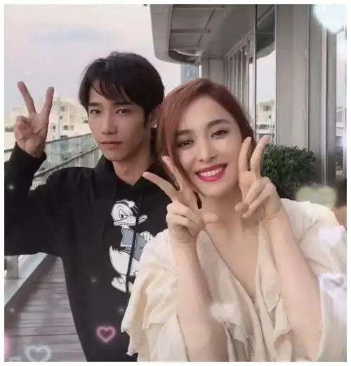 又一对荧幕cp因戏生情戏外暧昧互动超甜,业内人曝两人在一起