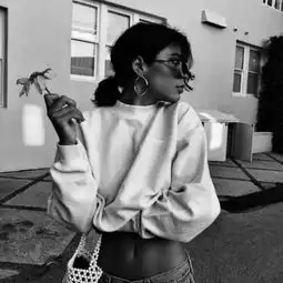 欧美女生头像黑白高冷霸气哭都哭了就不要再难过了