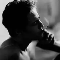 红唇抽烟动画图片