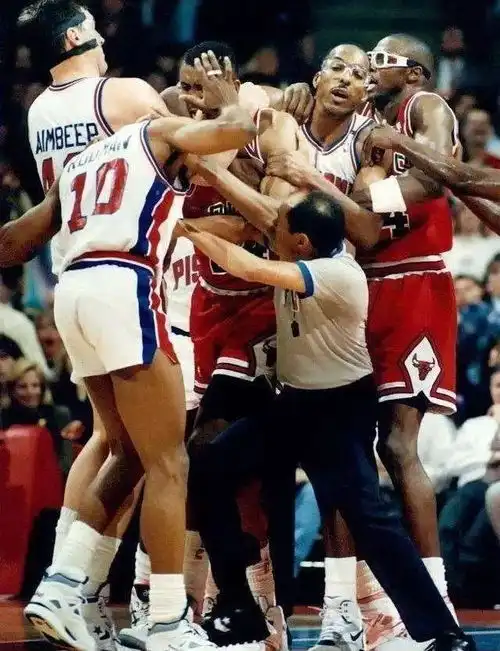 nba无球跑动最好的7位球员库里次于汤普森,榜首把湖人f4跑垮